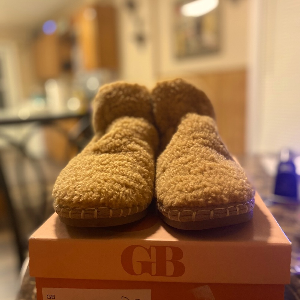 GB. 🐻 Cozy-up off white size 10 medium
